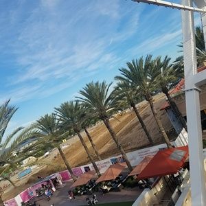 Meet your Posher, Fadia