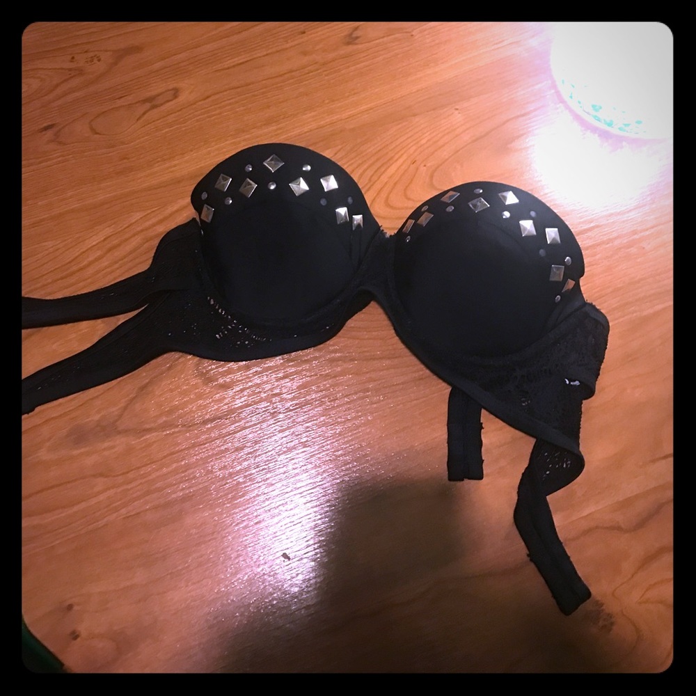 Black bandeau bikini top