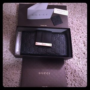Black Gucci wallet