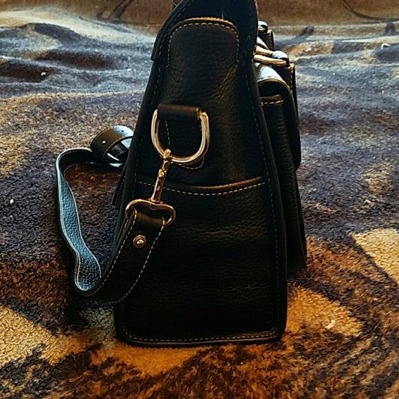 Dooney and Bourke signature Satchel - Picture 2 of 5