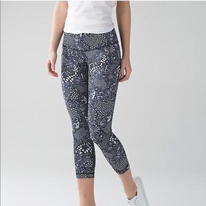 Lululemon Lace Print Wunder Under Crops