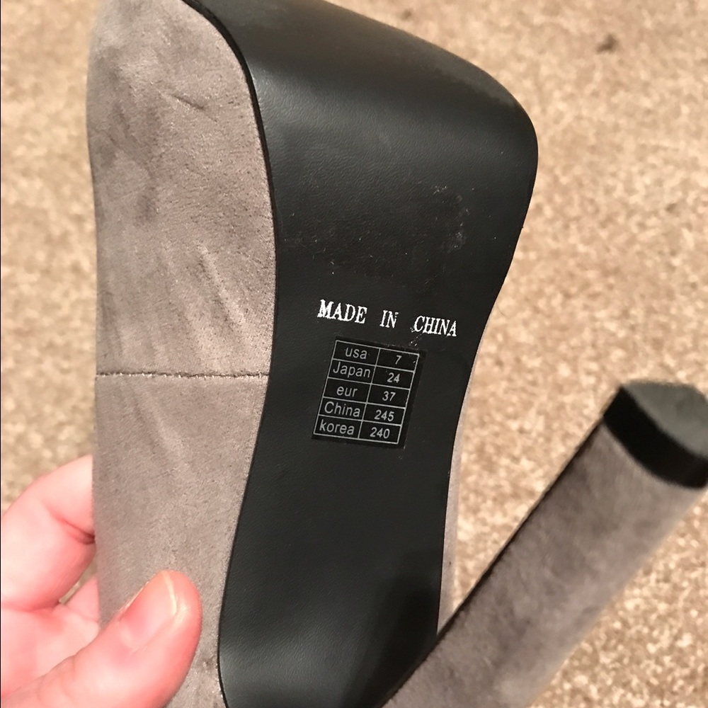 Grey Platform Pumps - Picture 4 of 6