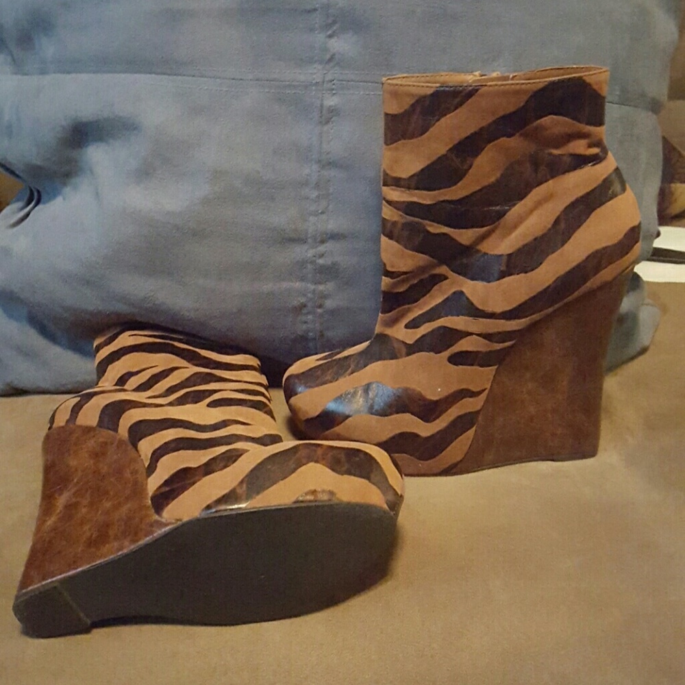 Luichiny giraffe wedge