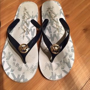 Michael kors flip flops
