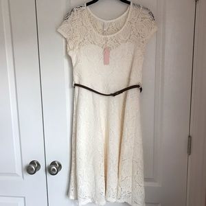 Ivory lace maternity dress