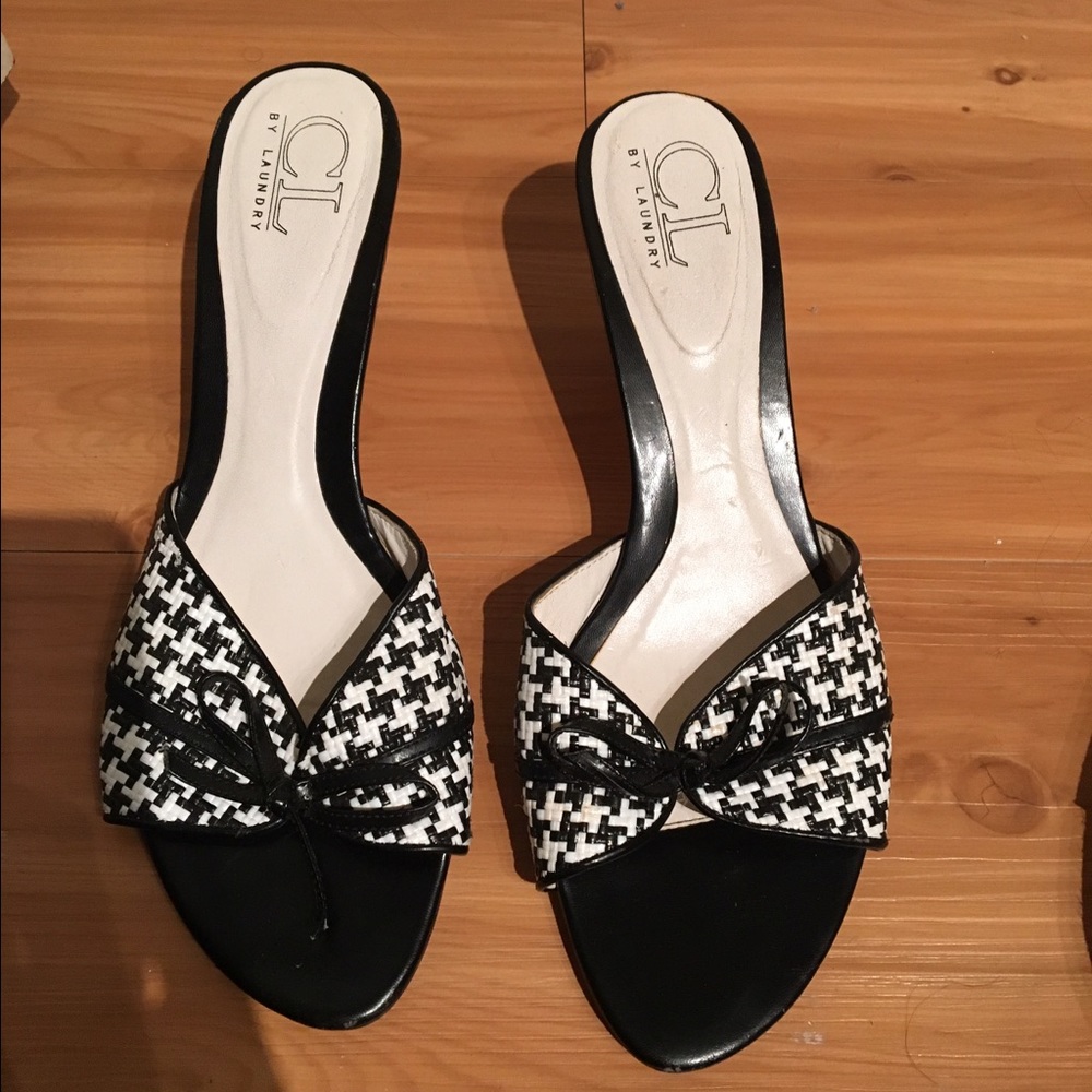 Chinese laundry heels with a cute bow