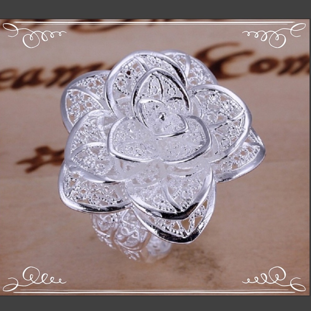 💧Sterling Silver Plated Rose Ring💧