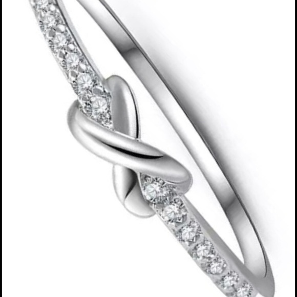 🌺 Crystal Infinity Ring 🌺 - Picture 3 of 5