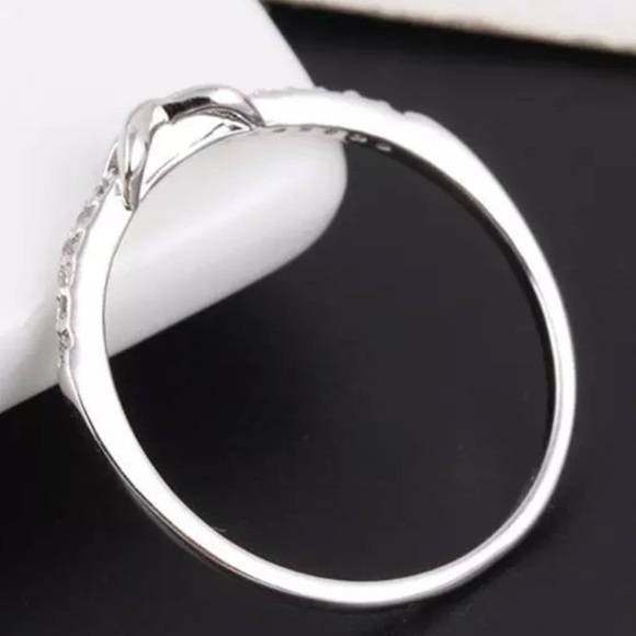 🌺 Crystal Infinity Ring 🌺 - Picture 4 of 5