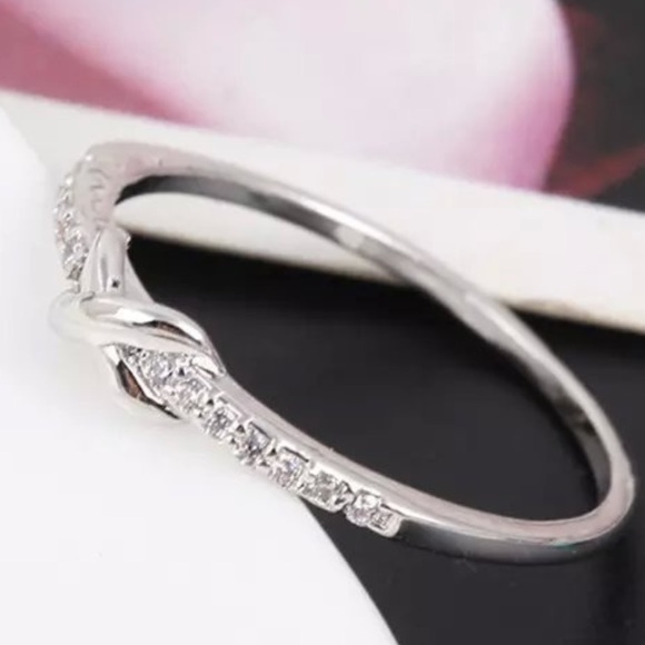 🌺 Crystal Infinity Ring 🌺 - Picture 2 of 5