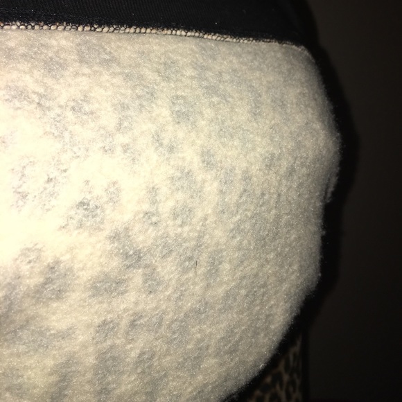 BNWOT Rare Victoria Secret/Pink hoodie - Picture 3 of 6