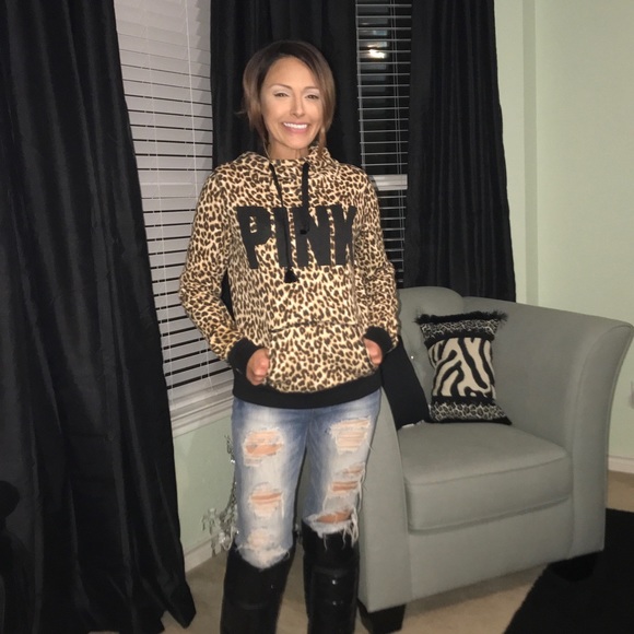 BNWOT Rare Victoria Secret/Pink hoodie - Picture 4 of 6