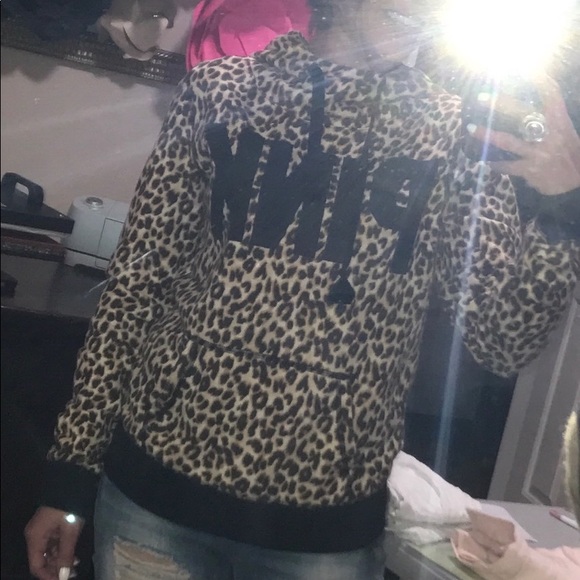 BNWOT Rare Victoria Secret/Pink hoodie - Picture 5 of 6