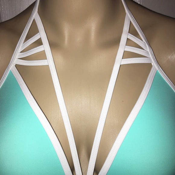 VS PINK BIKINI TOP - Picture 2 of 5