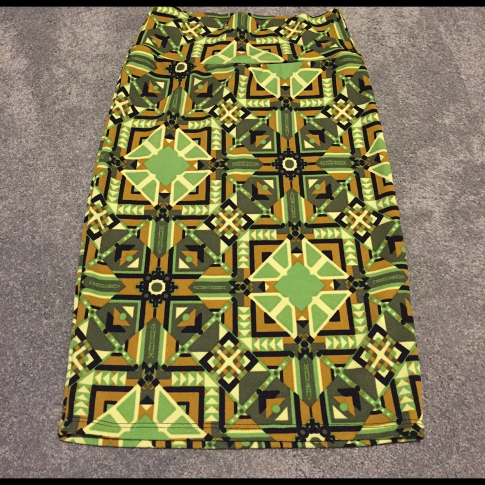 LuLaRoe Cassie skirt