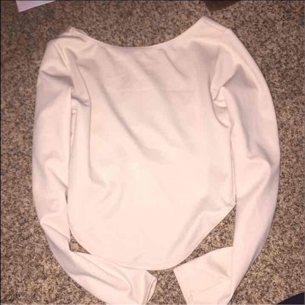 crop top - Picture 3 of 3