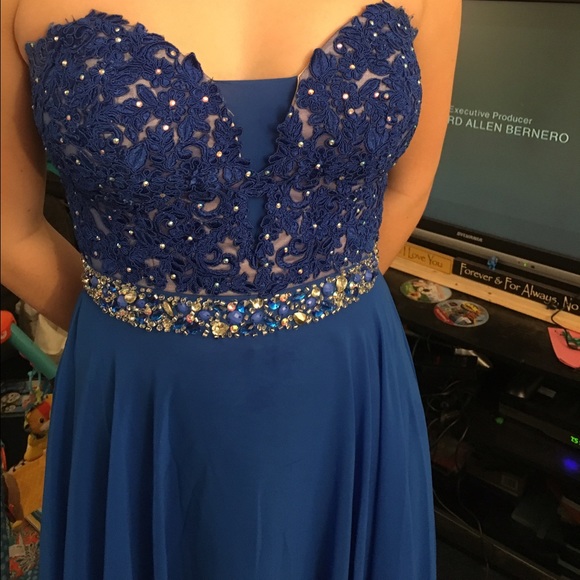 Prom Dress - Picture 2 of 7