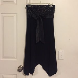 Strapless dress, lace detail and bow