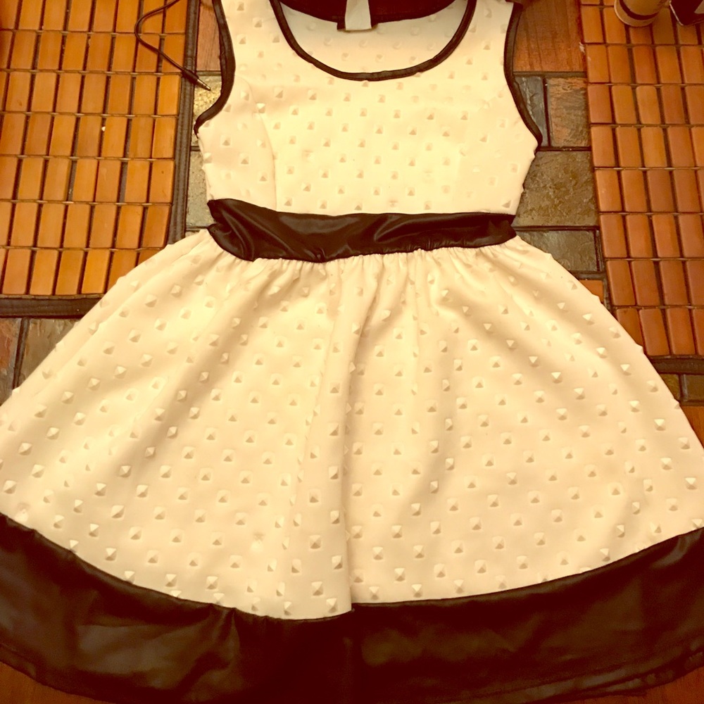 3 for $25 Textured with faux leather trim