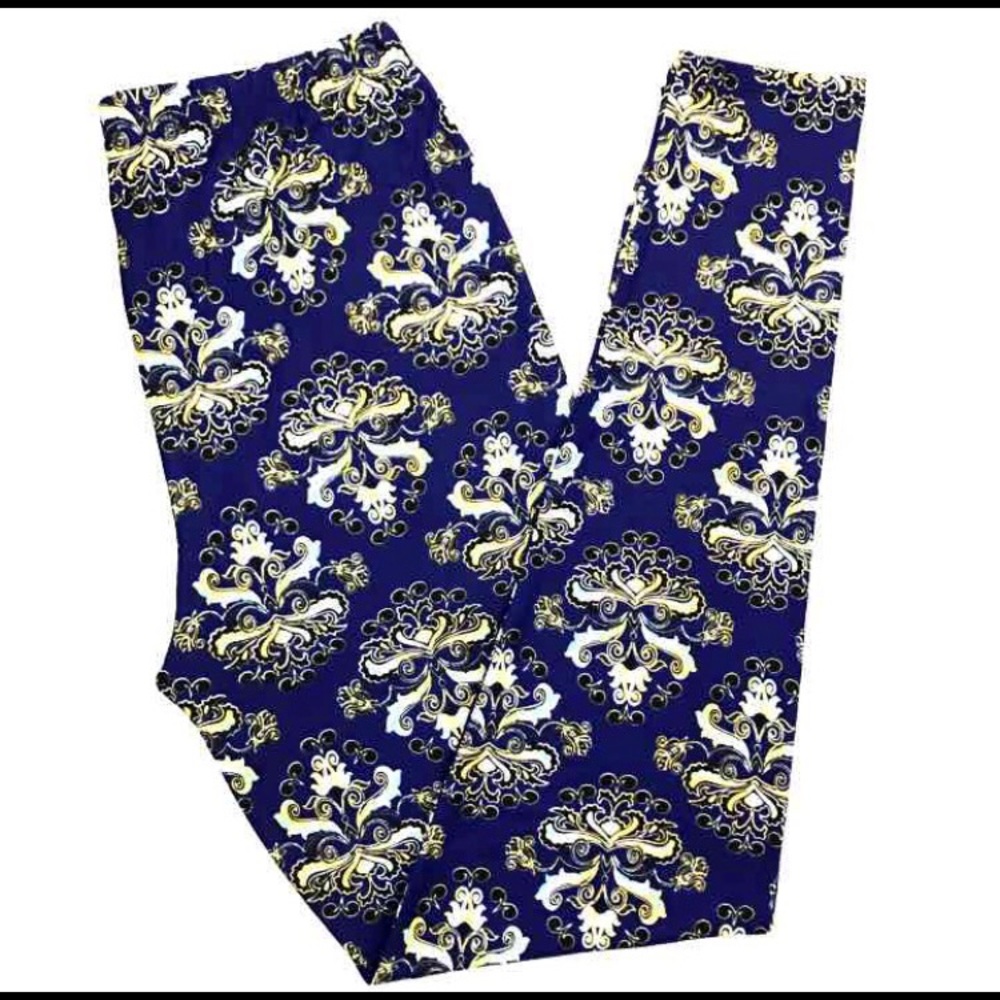 Buttery Soft Gorgeous Damask Floral Leggings TC