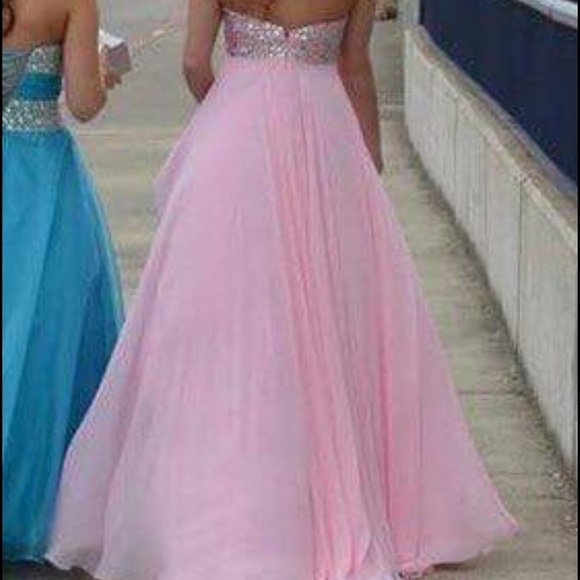 Formal dress - Picture 2 of 2