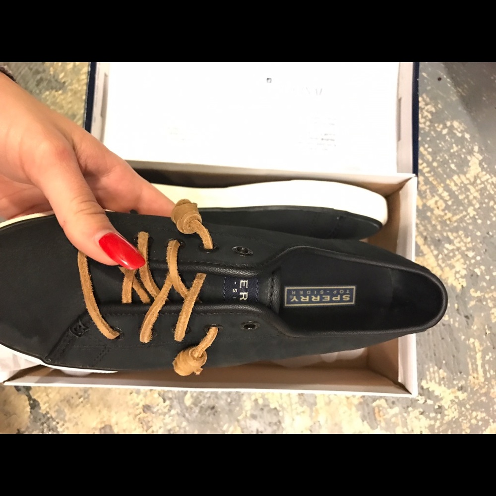 Men's sea coast Sperrys