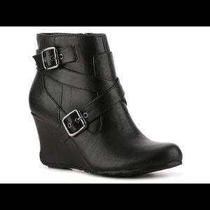 Kenneth Cole Reaction wedge booties