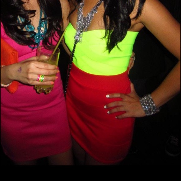 Red bodycon mini party skirt - Picture 5 of 5