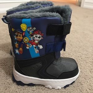 Toddler size 7/8 snow boots. NEVER WORN
