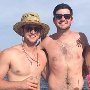 Meet your Posher, Troy