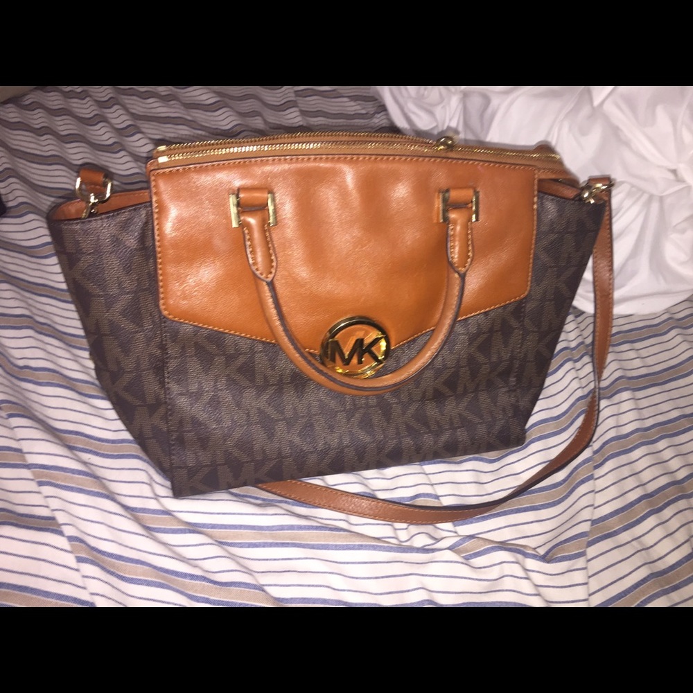 MK PURSE