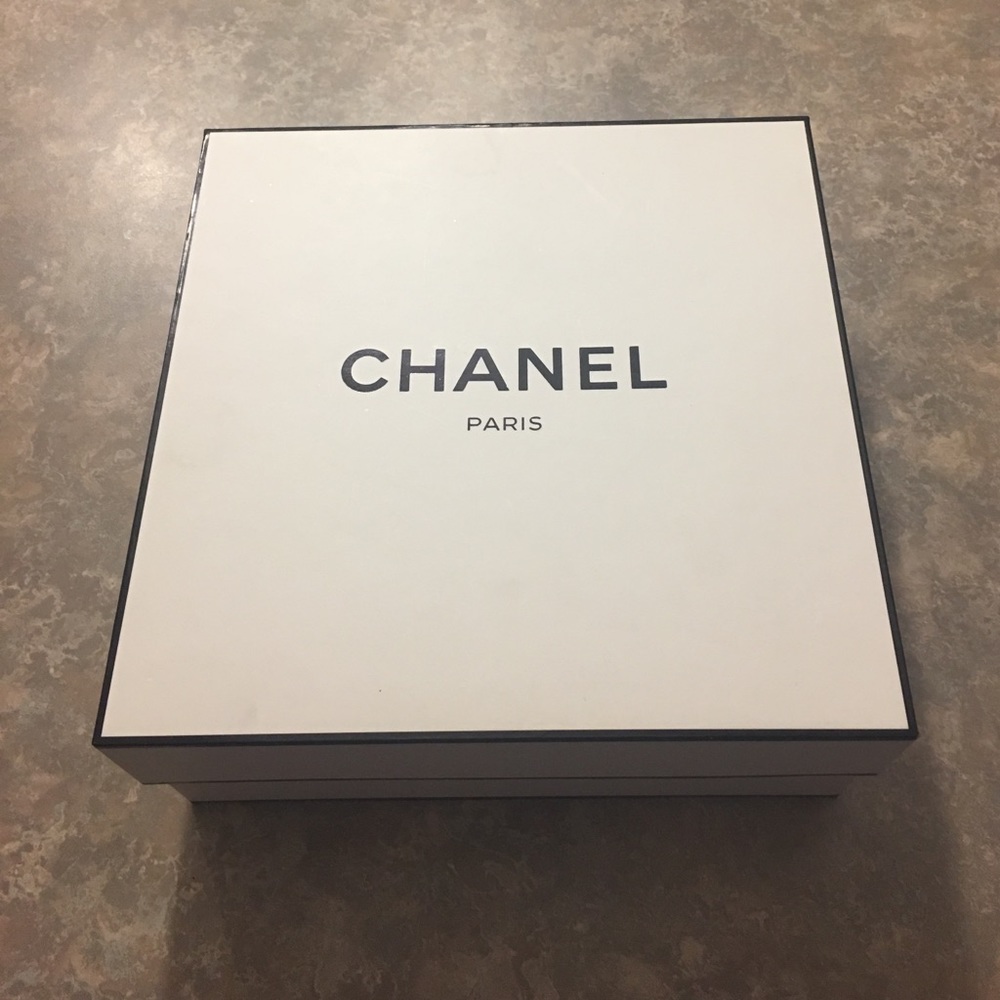 Chanel box