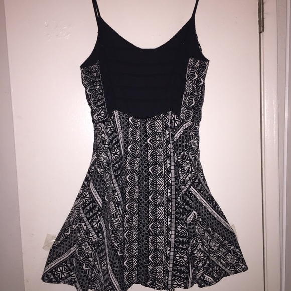 Black Aztec flowy baby doll dress - Picture 3 of 4