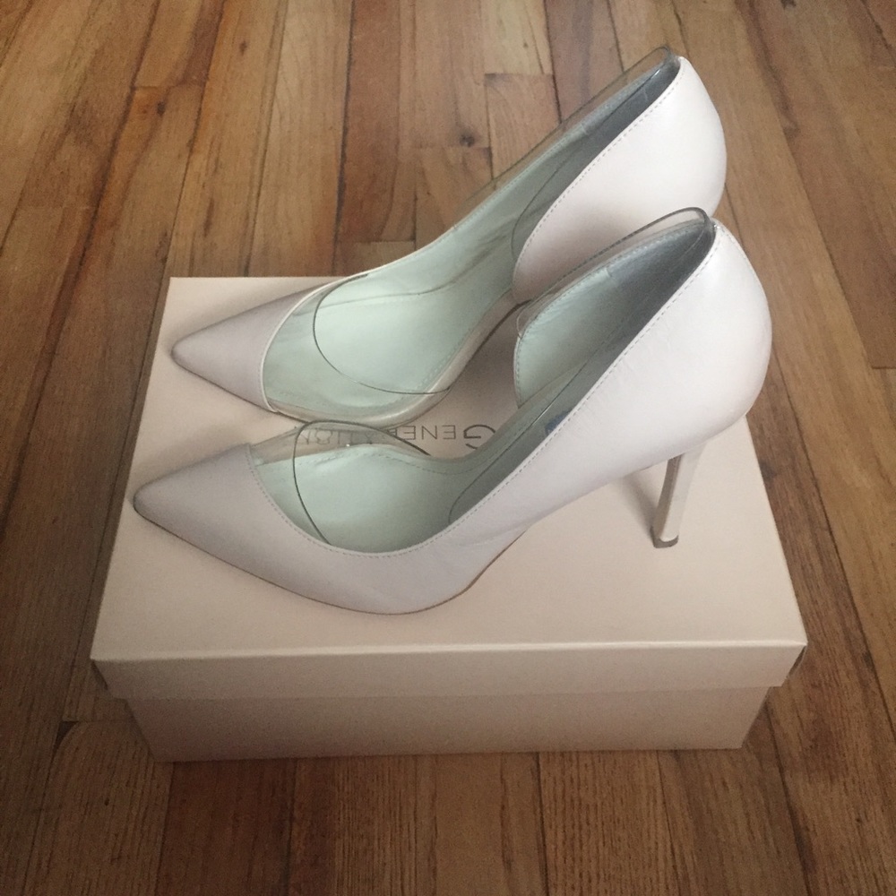 BCBG nude Pumps - Picture 2 of 7