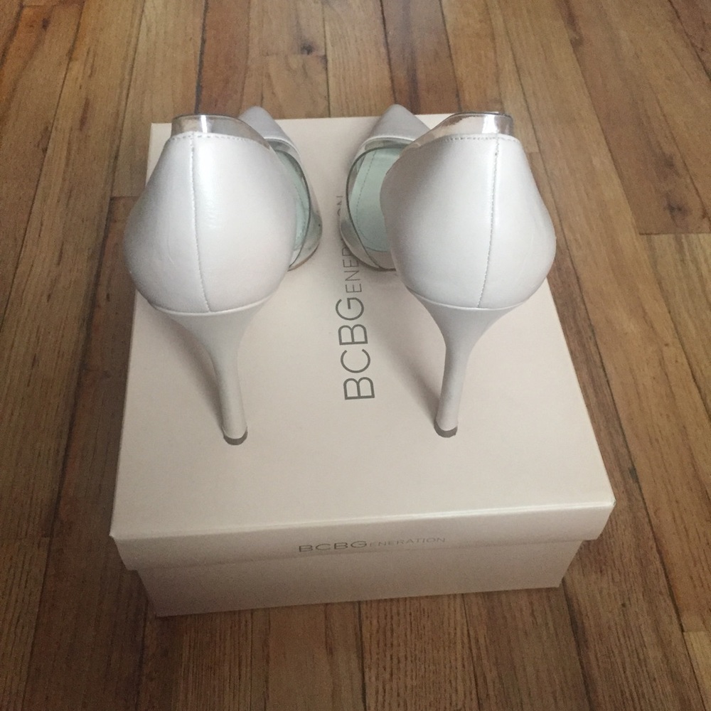 BCBG nude Pumps - Picture 3 of 7