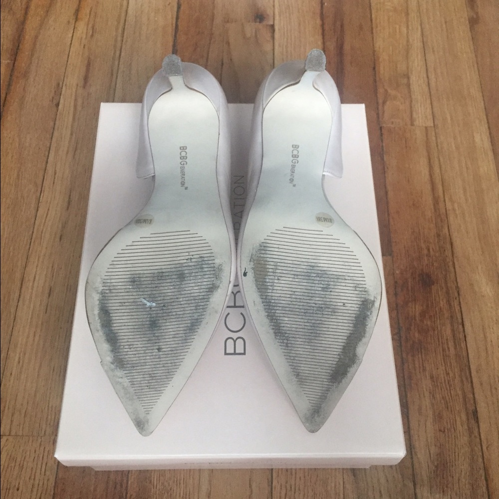 BCBG nude Pumps - Picture 4 of 7