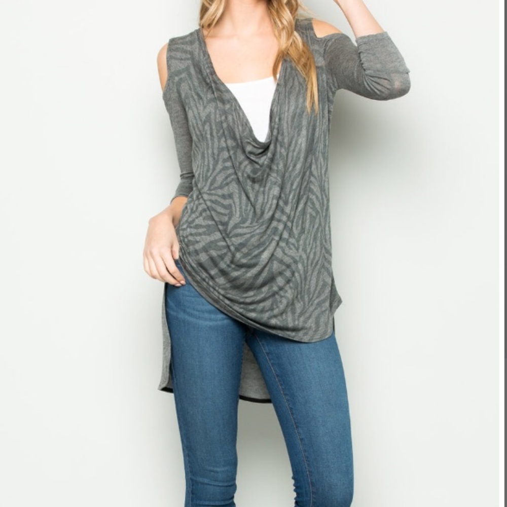 Shoulder cut out drape tunic