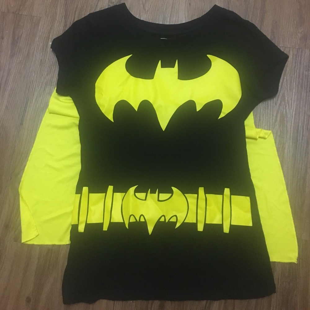 Batman t shirt with detachable cape