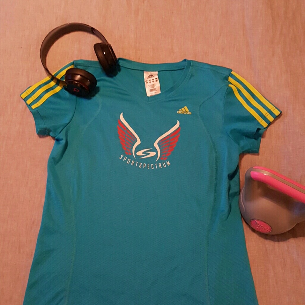 Adidias sports top