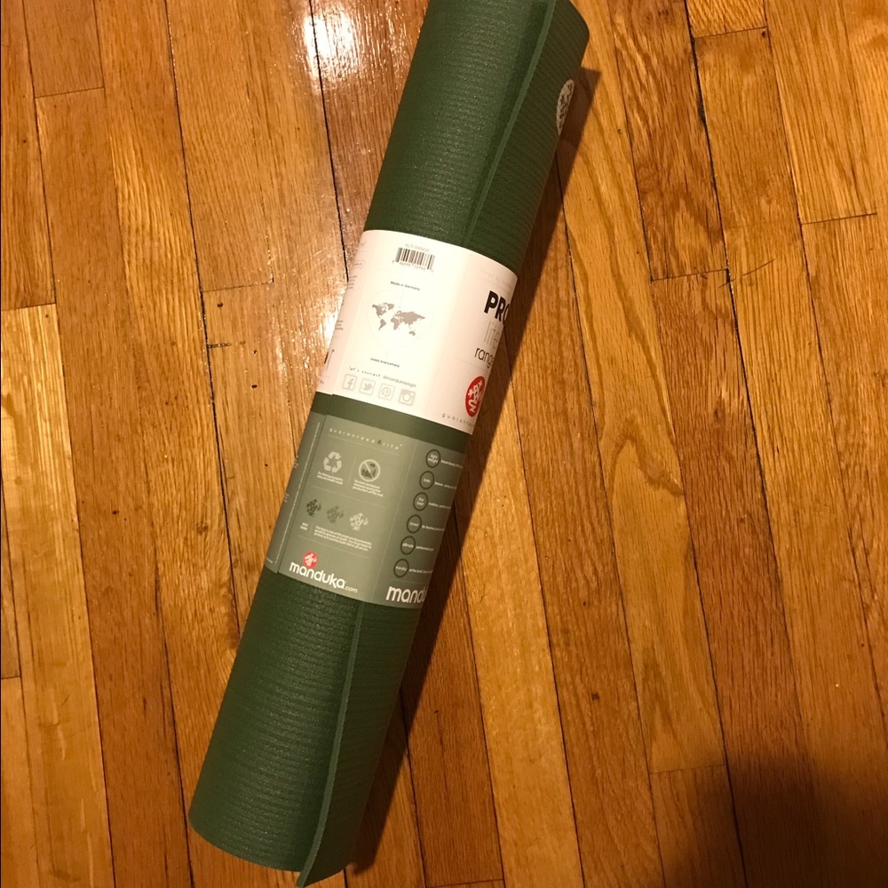 NWT Manduka ProLite Yoga Mat in Range (dark green)