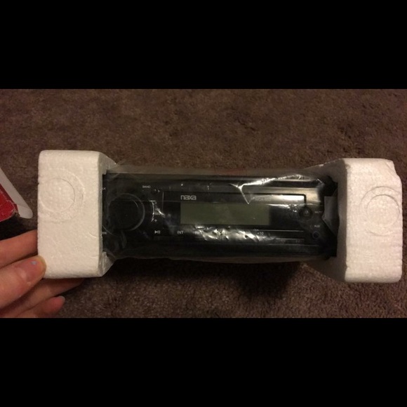 Naxa nca-602 car radio - Picture 2 of 4