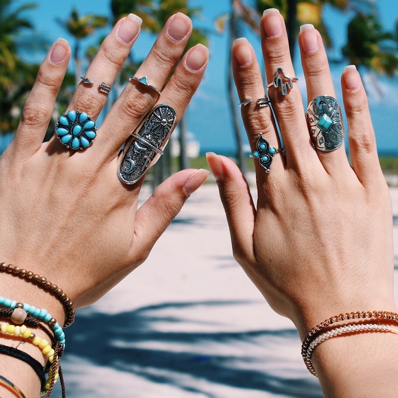 •Palm Desert Eight Piece Ring Set• - Picture 2 of 8