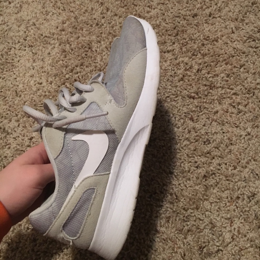 Nike tennis shoes
