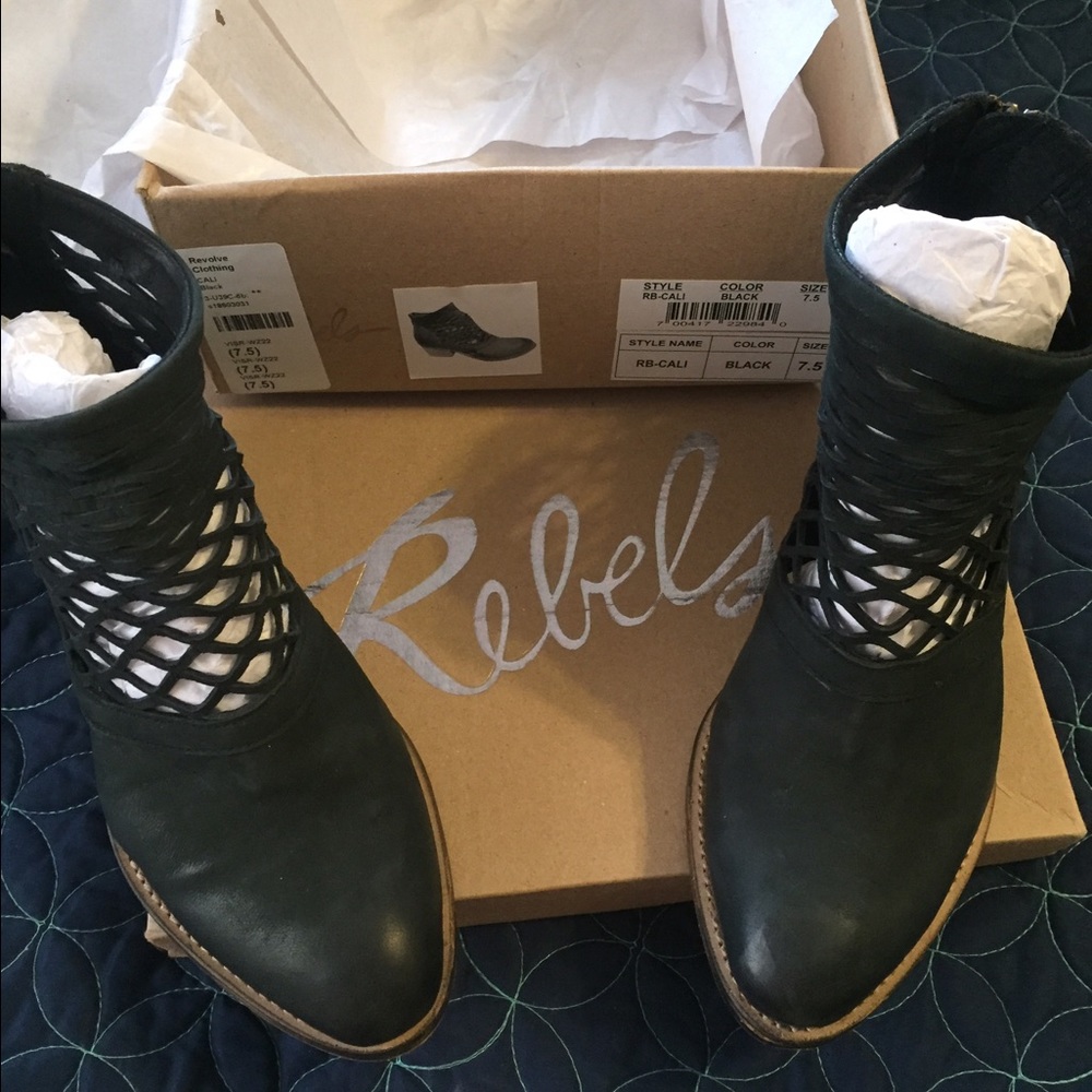 Black Rebels booties