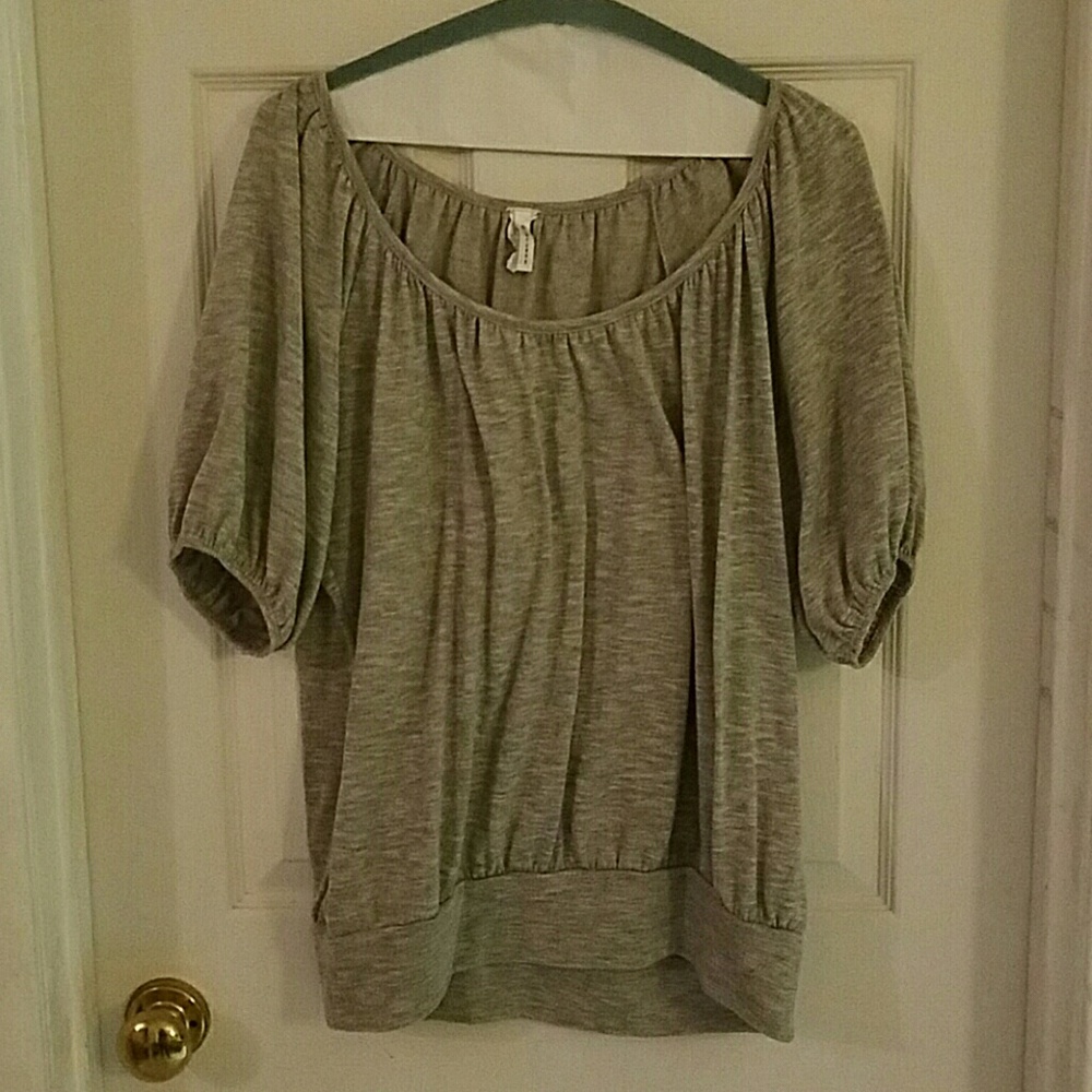 Women's shirt with half sleeves