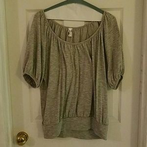 Women's shirt with half sleeves