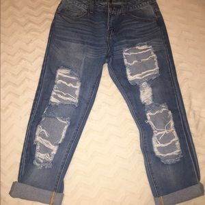 Ripped boyfriend jeans 👖