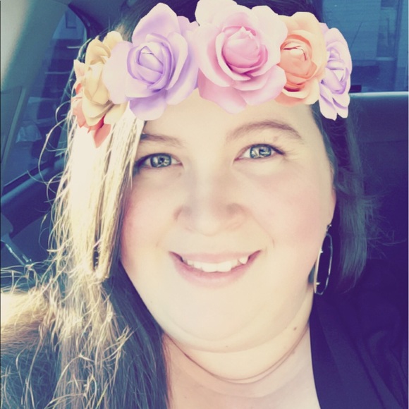 Meet your Posher, Katie - Picture 2 of 3