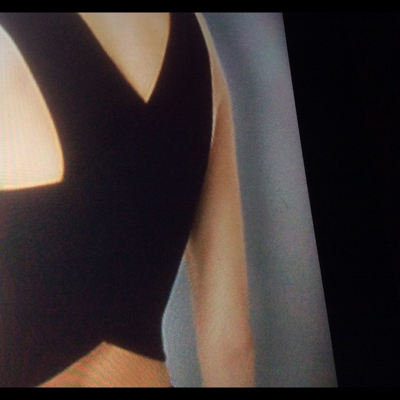 Free Shipping!!!Reduced Michael Kors Cross Body Crop Top - Picture 2 of 2