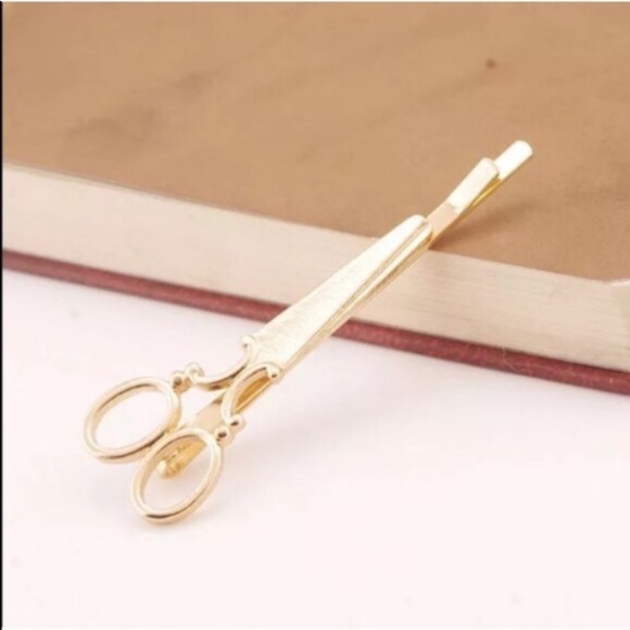 {Set of 2!} Adorable Gold✂️Scissor✂️Hair Clips! - Picture 4 of 4
